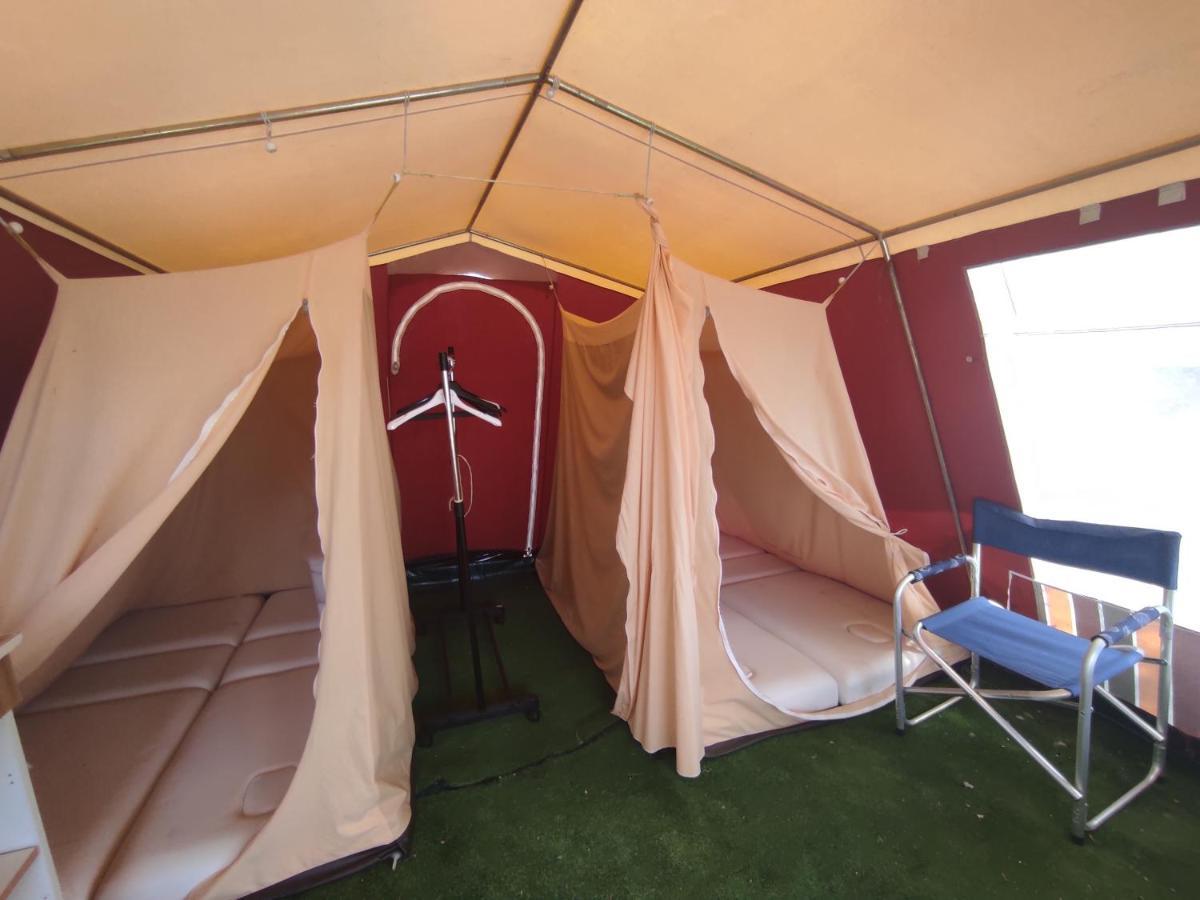 Camping Terreno-Ro-Bi-Li Hotel Cutrofiano Eksteriør billede